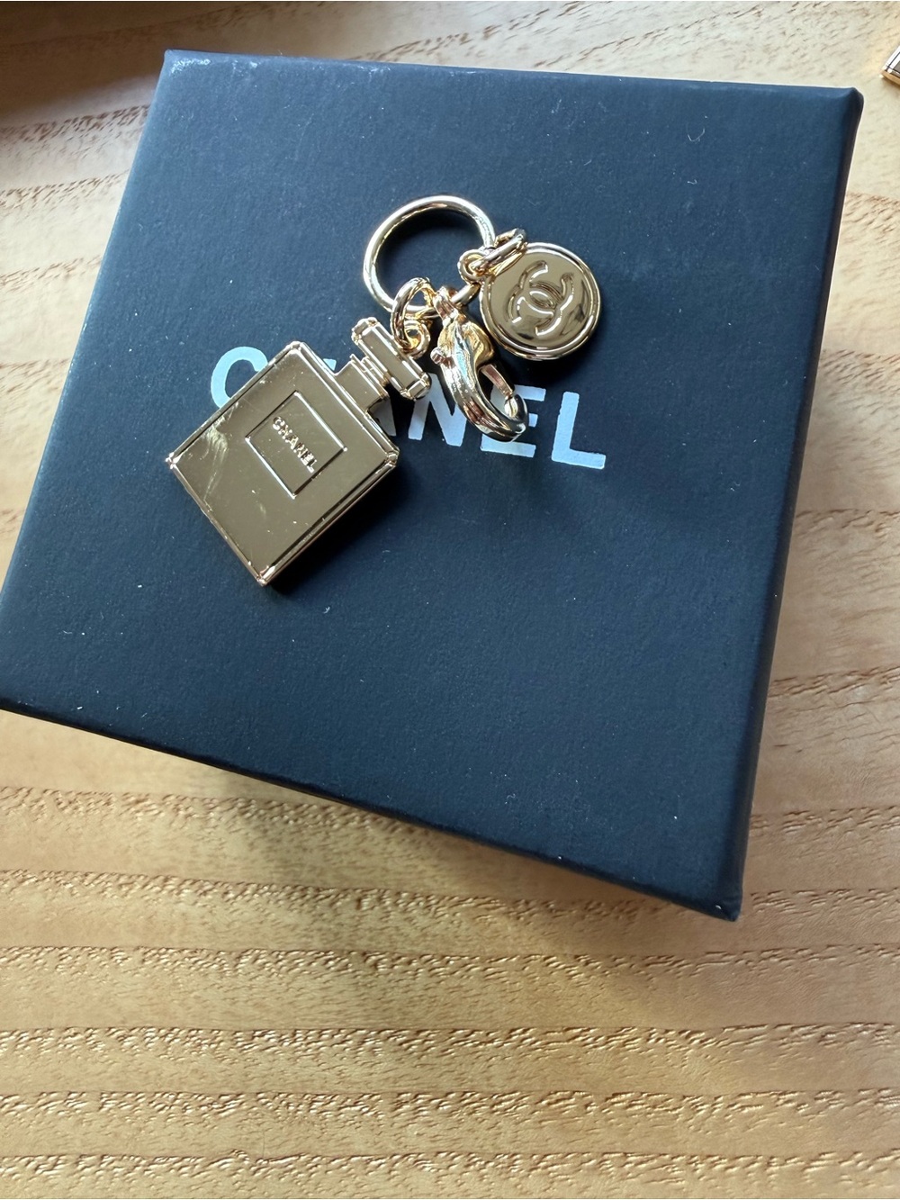 CHANEL Turquoise Enamel Gold CC Button Earrings & Chanel Keyring Charm for free - Picture 7 of 7